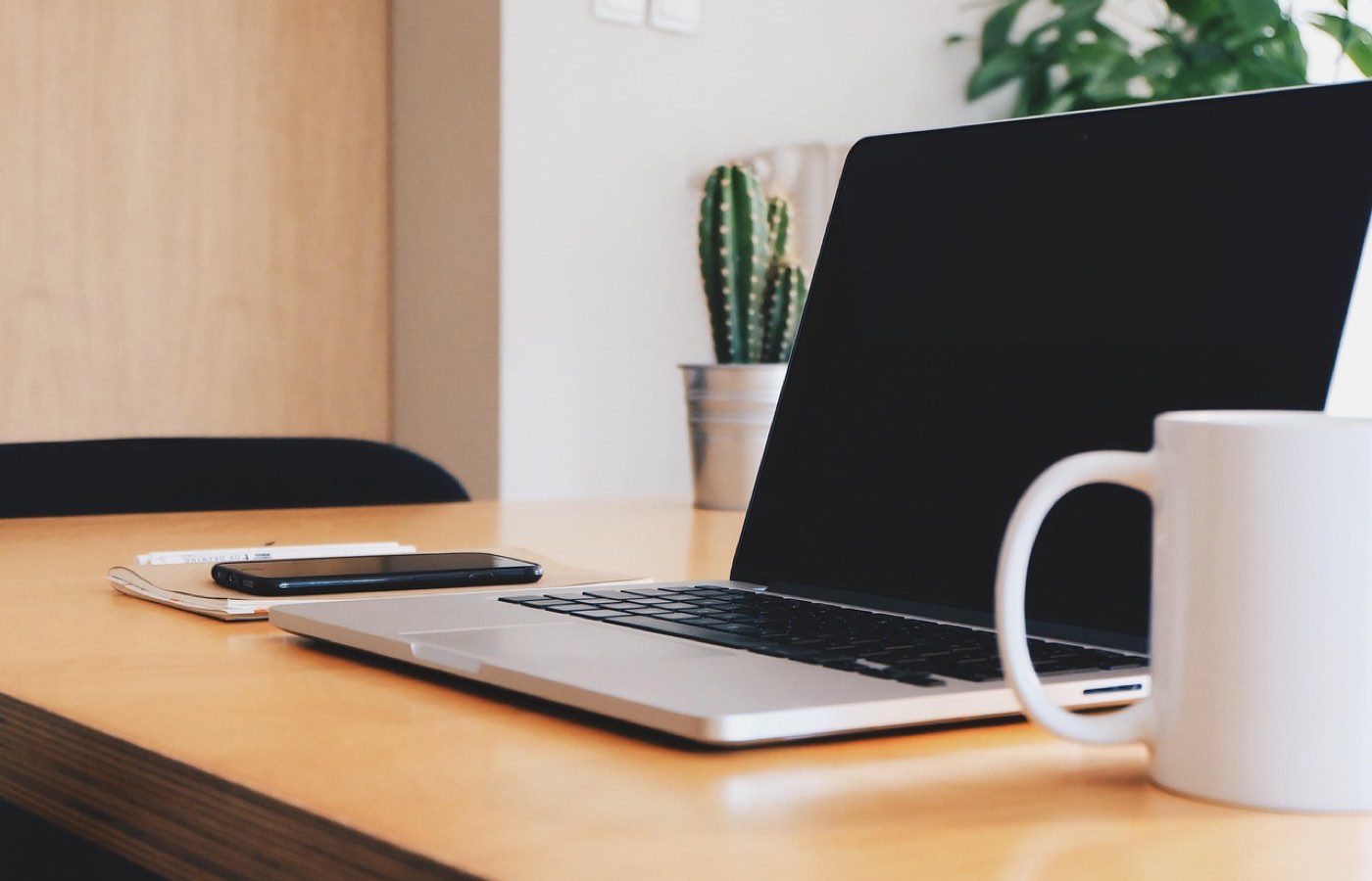 Agence ou freelance pour créer son site : comment choisir