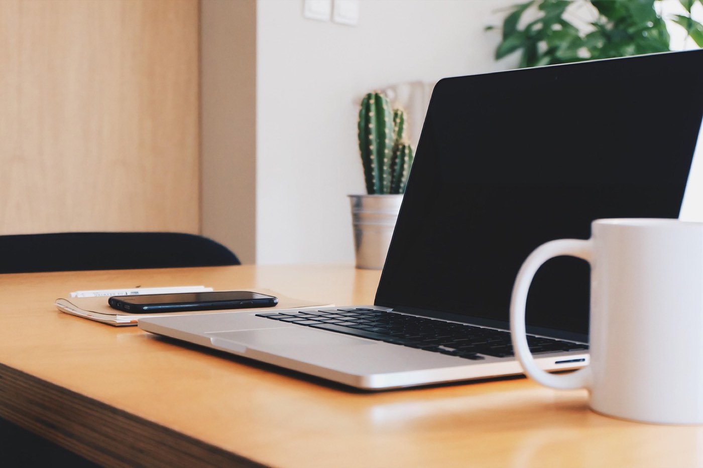 Agence ou freelance pour créer son site : comment choisir