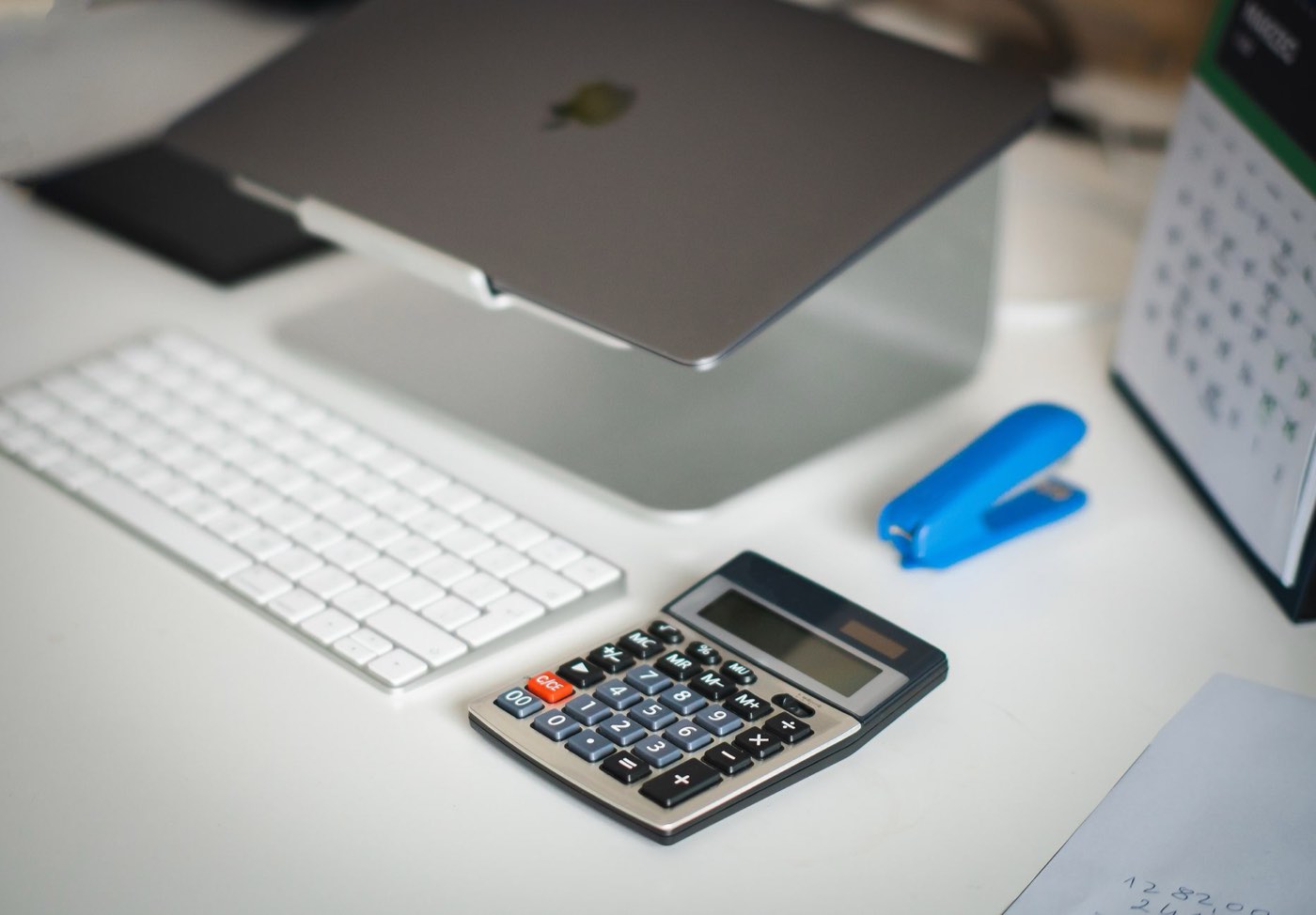 Micro-entreprise ou portage salarial : comparer les statuts