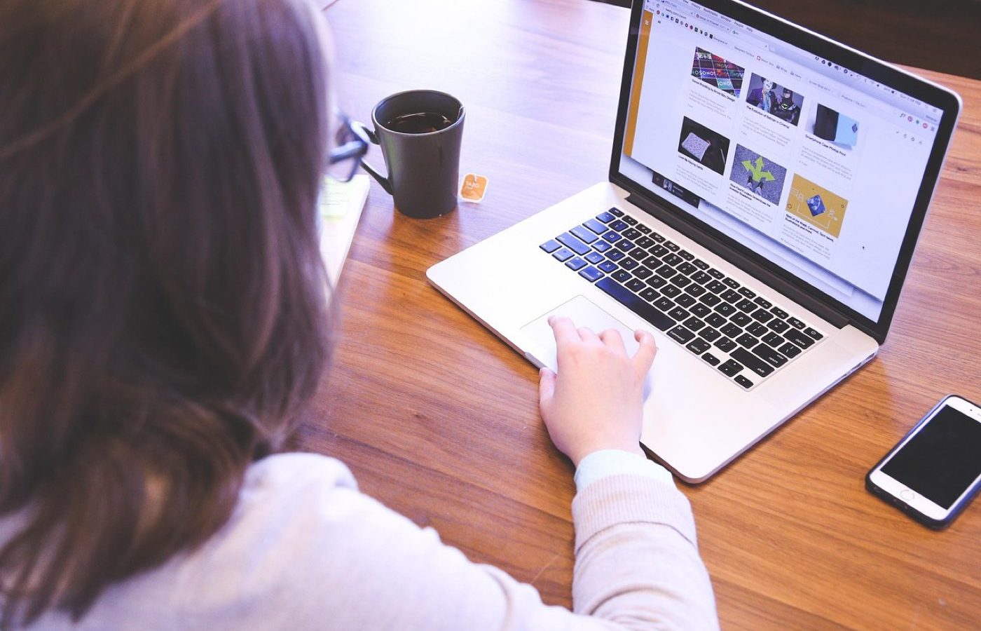 Outils IA pour freelances : classement et critères 2026