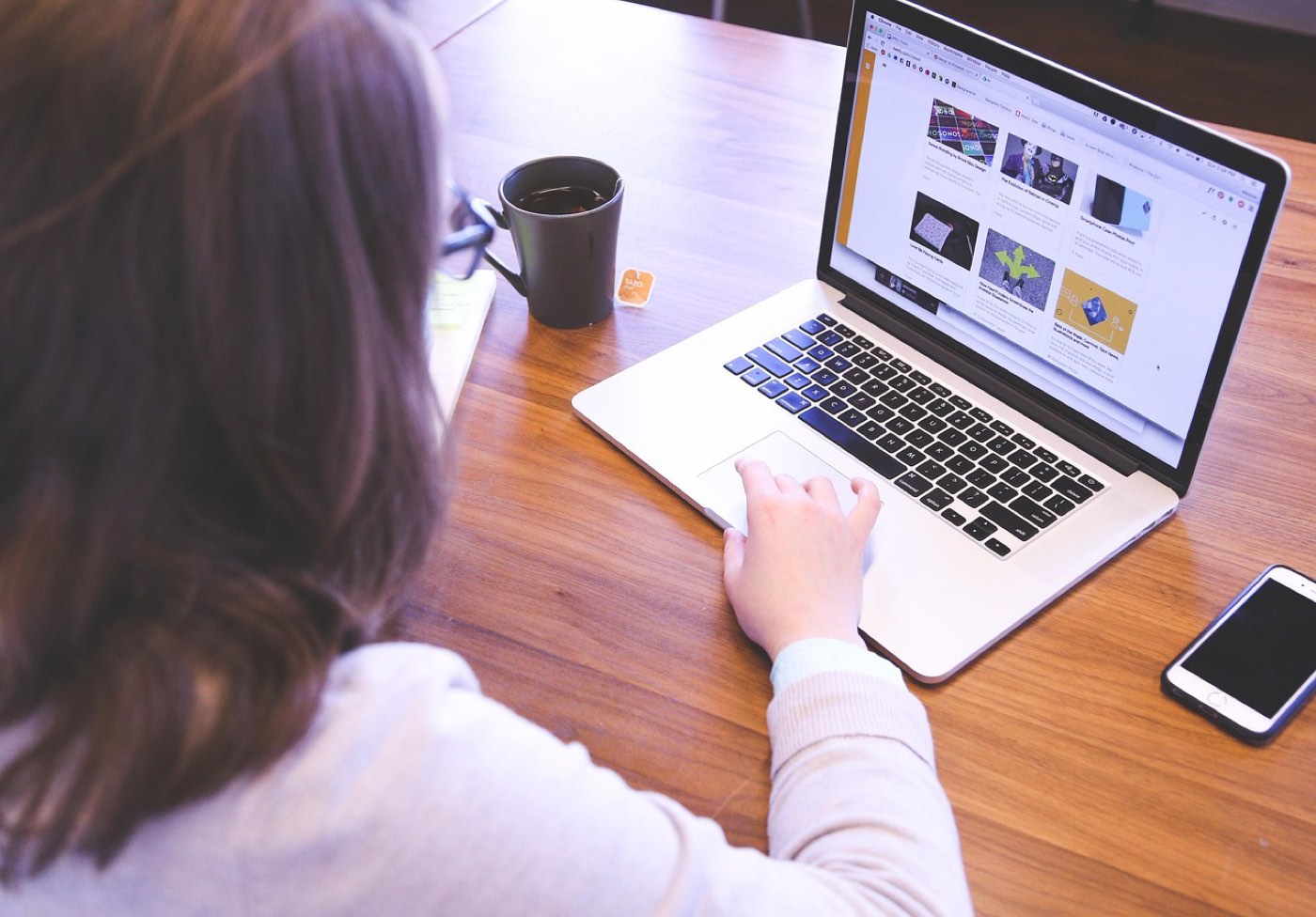 Outils IA pour freelances : classement et critères 2026