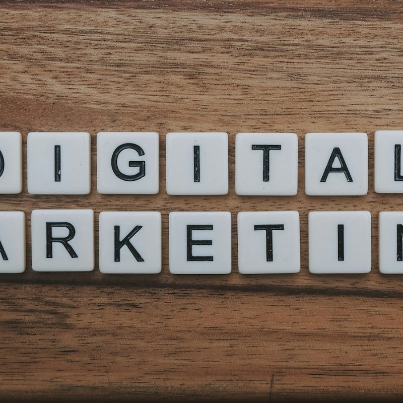 Carrières en marketing digital : salaires, compétences et défis à relever